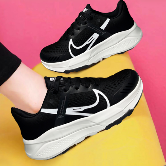 Nike WildRun Advance Premium Boost Black and White